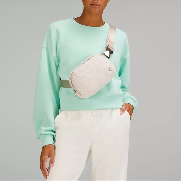 Lululemon Belt Bag - Picture 5 of 6